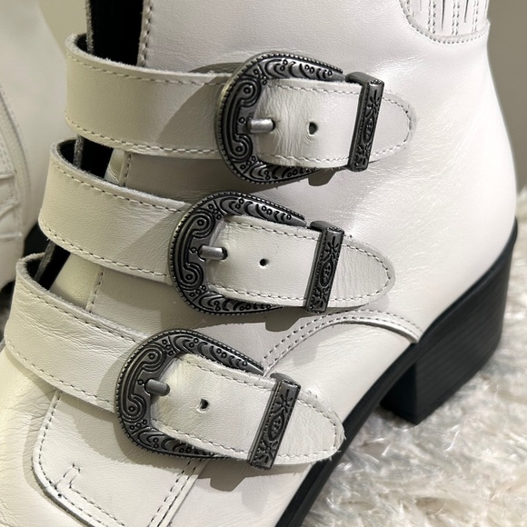 STEVE MADDEN -WHITE  BARK LOW HEEL WESTERN POINTED TOE ANKLE BOOTS - Picture 7 of 16